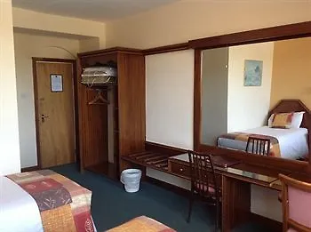West County Hotel Dublin 3*,