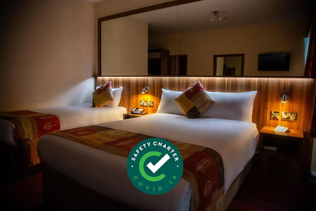 West County Hotel Dublin 3*,